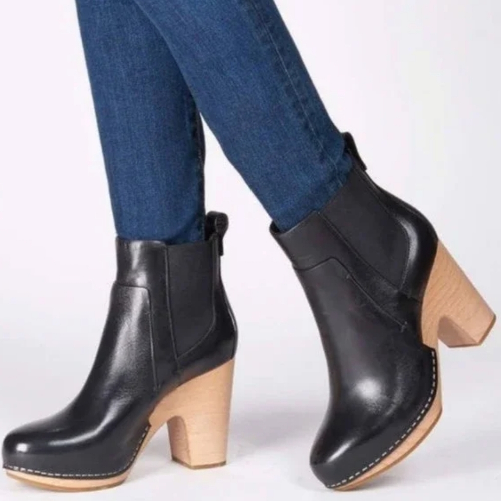 Veronica Beard Camila Clog Wooden Heel Chelsea Boot Black Leather Booties FLAWED